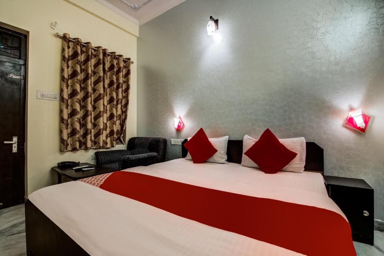 Oyo Hotel Malhotra Jaipur Exterior photo